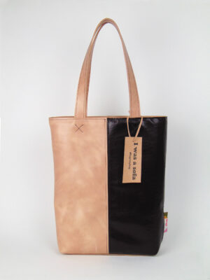 Product image of the shopper named Girl Boss. This shopper is made from recycled leather in a colour combination of nude and brown.